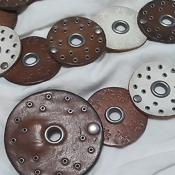 Chic Brown and Silver Disc Belt - Picture 3 of 4